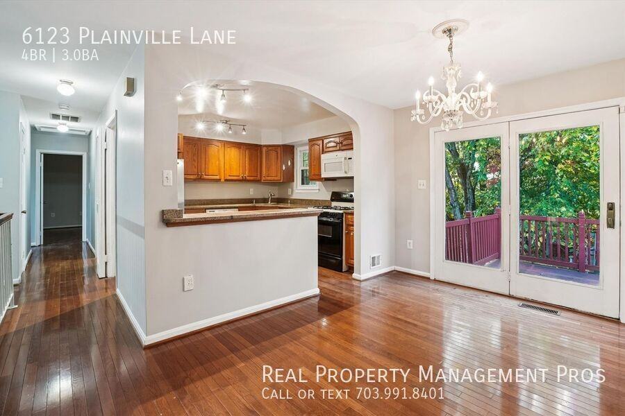 6123 Plainville Ln - Photo 6 of 23
