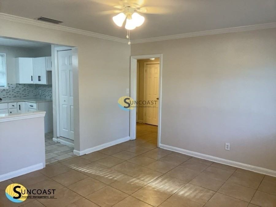 3721 Colebrooke Dr - Photo 4 of 50