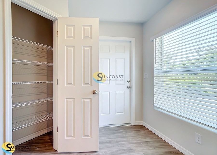 27220 Washington St - Photo 4 of 32