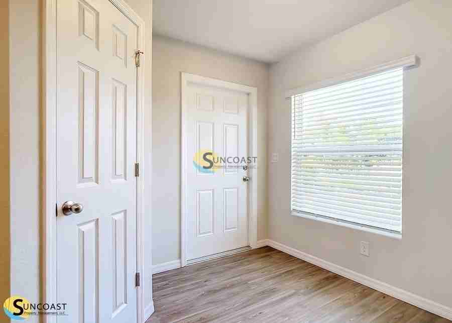 27220 Washington St - Photo 6 of 32