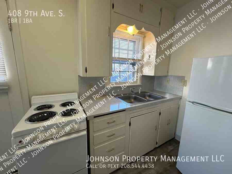 408 9th Ave S - Photo 4 of 12
