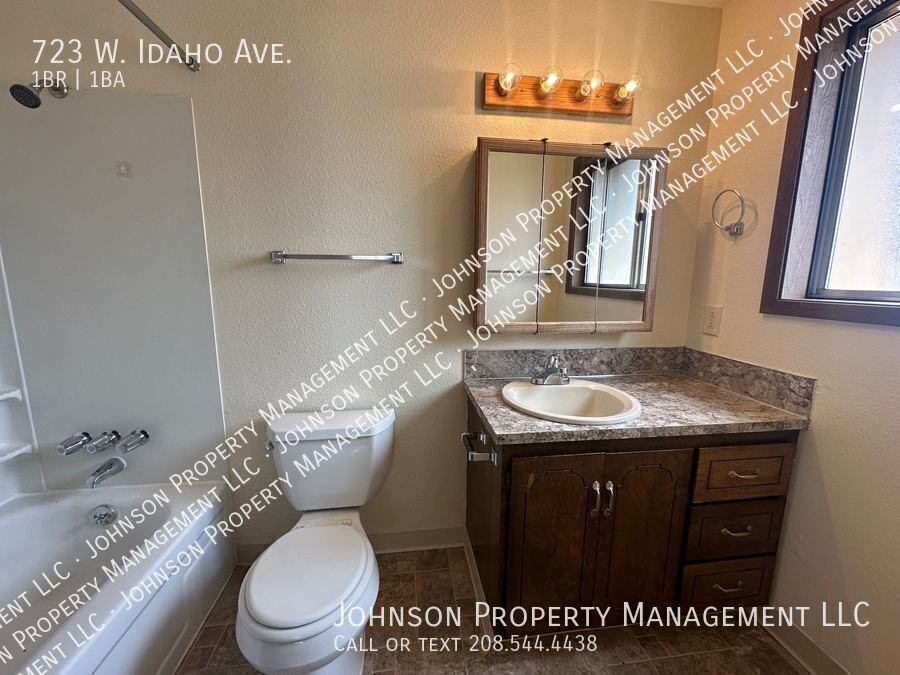 723 W Idaho Ave - Photo 2 of 16