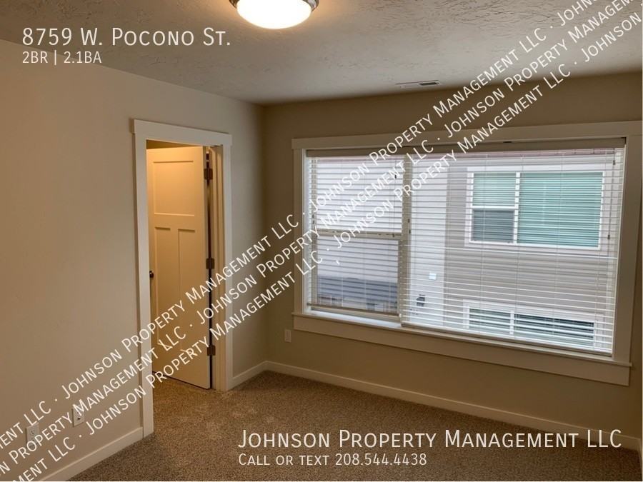 8759 W Pocono Ln - Photo 7 of 23