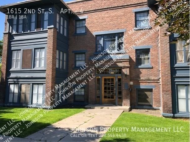 1615 2nd St S #4 - Photo 2 of 13
