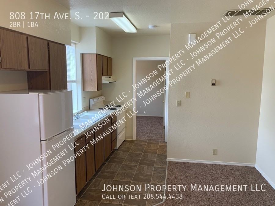 808 17th Ave S #202 - Photo 2 of 11