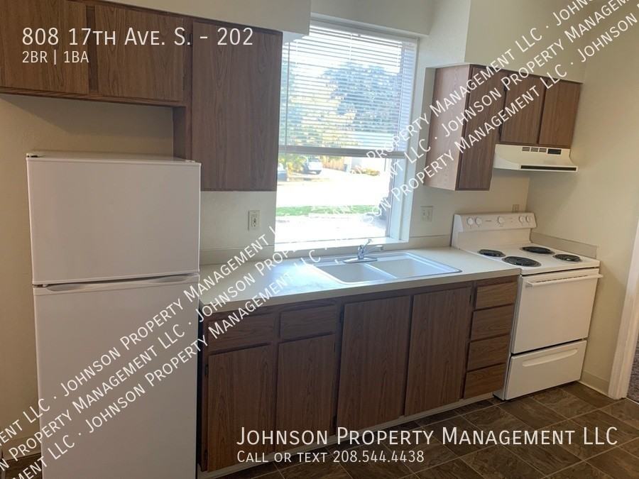 808 17th Ave S #202 - Photo 4 of 11