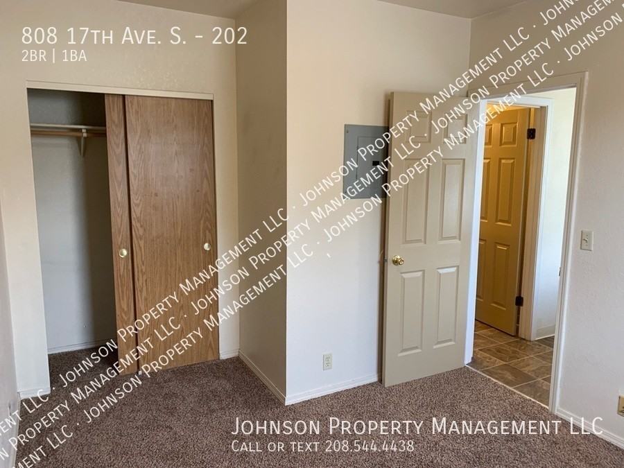 808 17th Ave S #202 - Photo 7 of 11