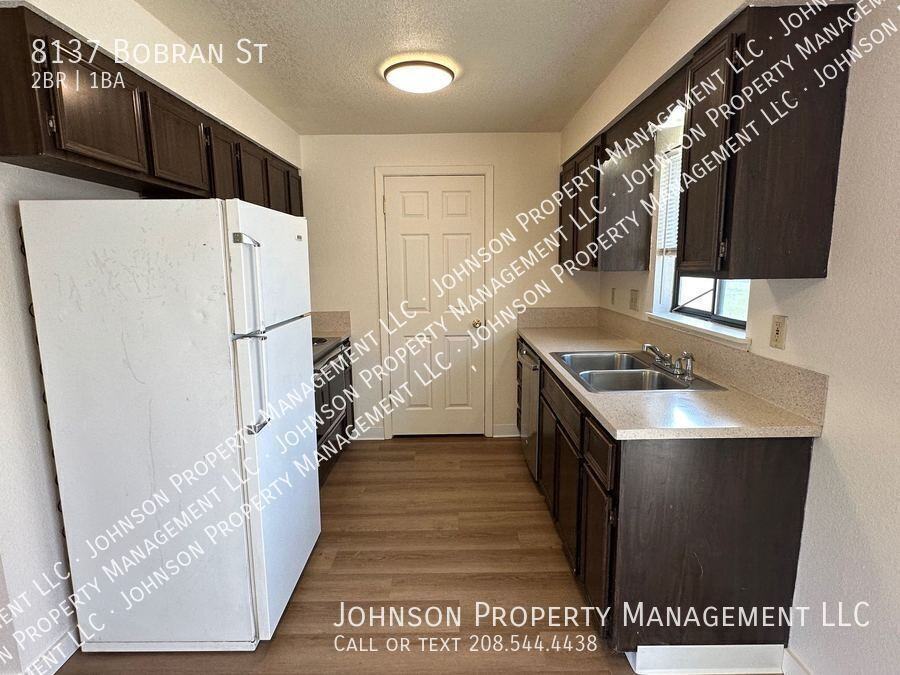 8137 W Bobran St - Photo 2 of 11