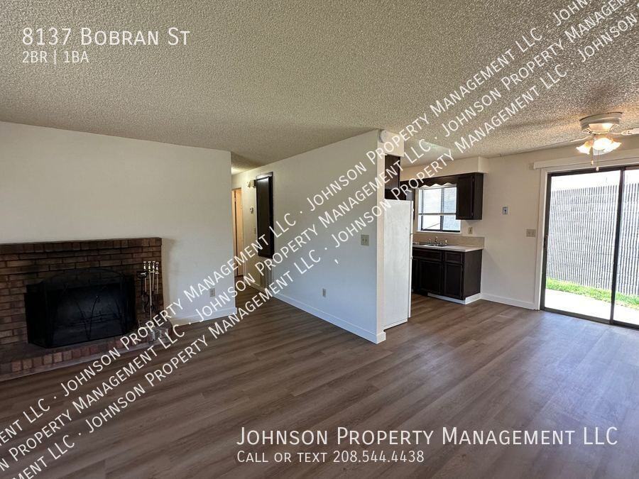 8137 W Bobran St - Photo 5 of 11