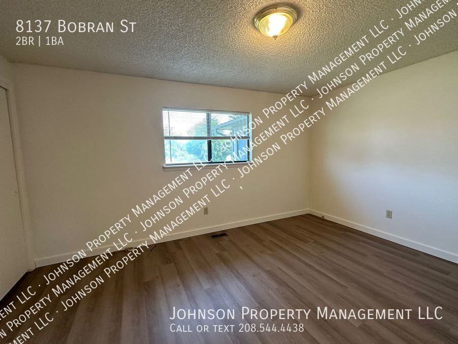 8137 W Bobran St - Photo 7 of 11