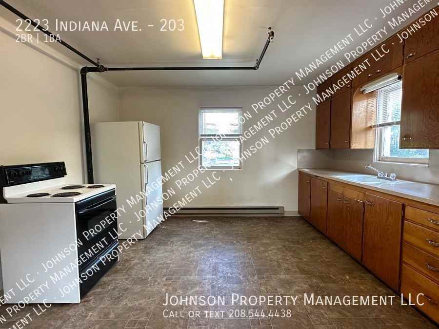 2223 S Indiana Ave #203 - Photo 2 of 12
