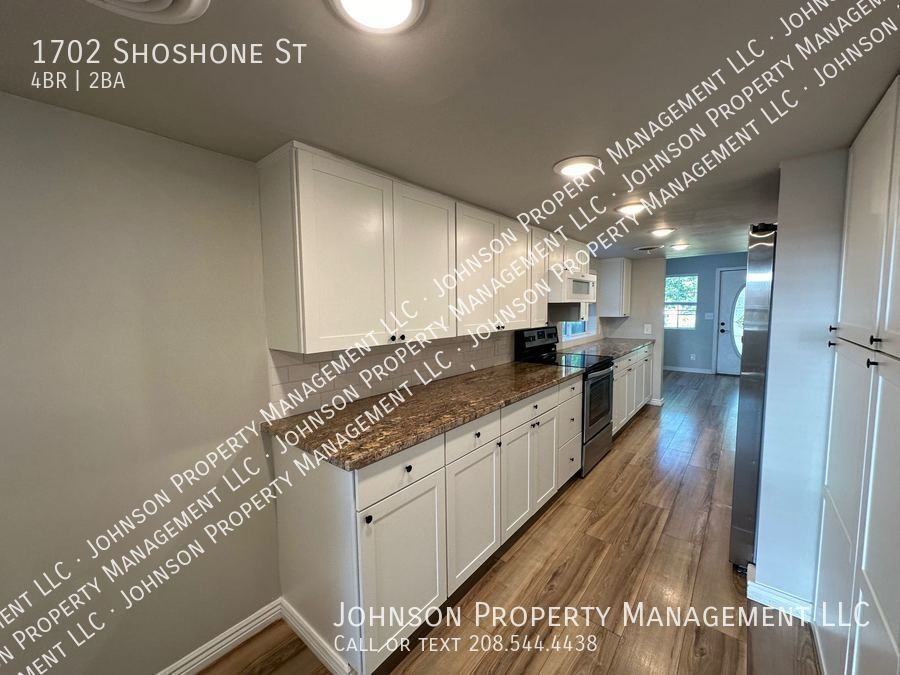 1702 S Shoshone St - Photo 6 of 20