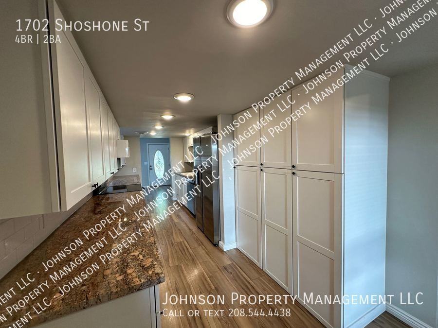 1702 S Shoshone St - Photo 7 of 20