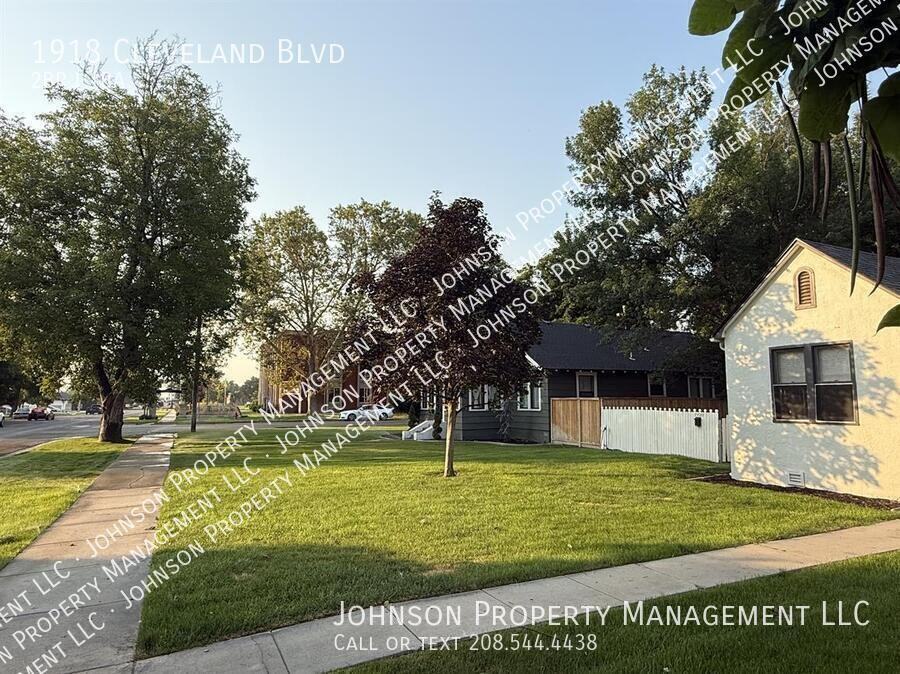 1918 Cleveland Blvd - Photo 4 of 19