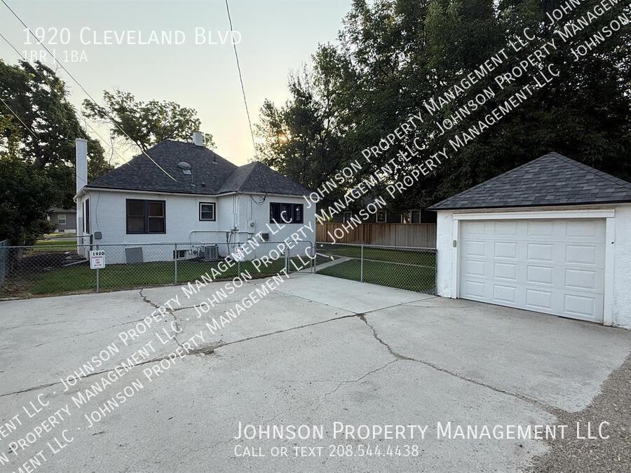 1920 Cleveland Blvd - Photo 6 of 18