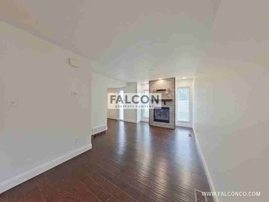 673 Shooks Ln - Photo 3 of 22