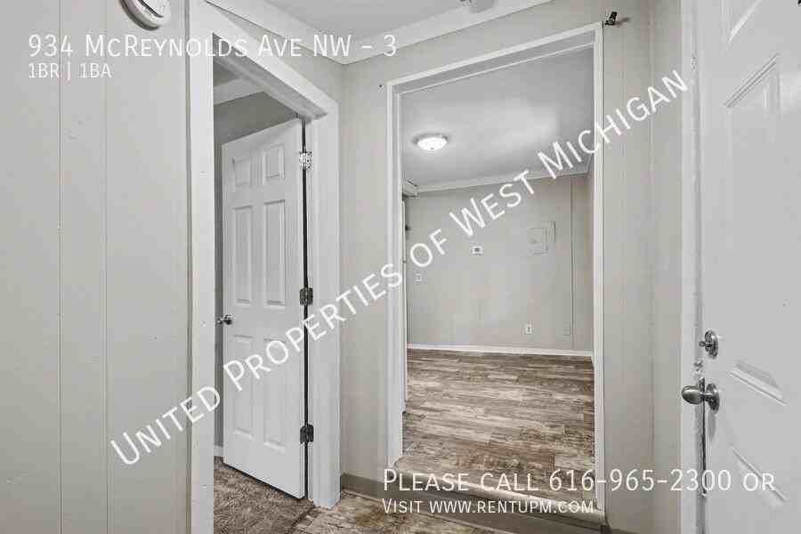 934 Mcreynolds Ave Nw #3 - Photo 7 of 17