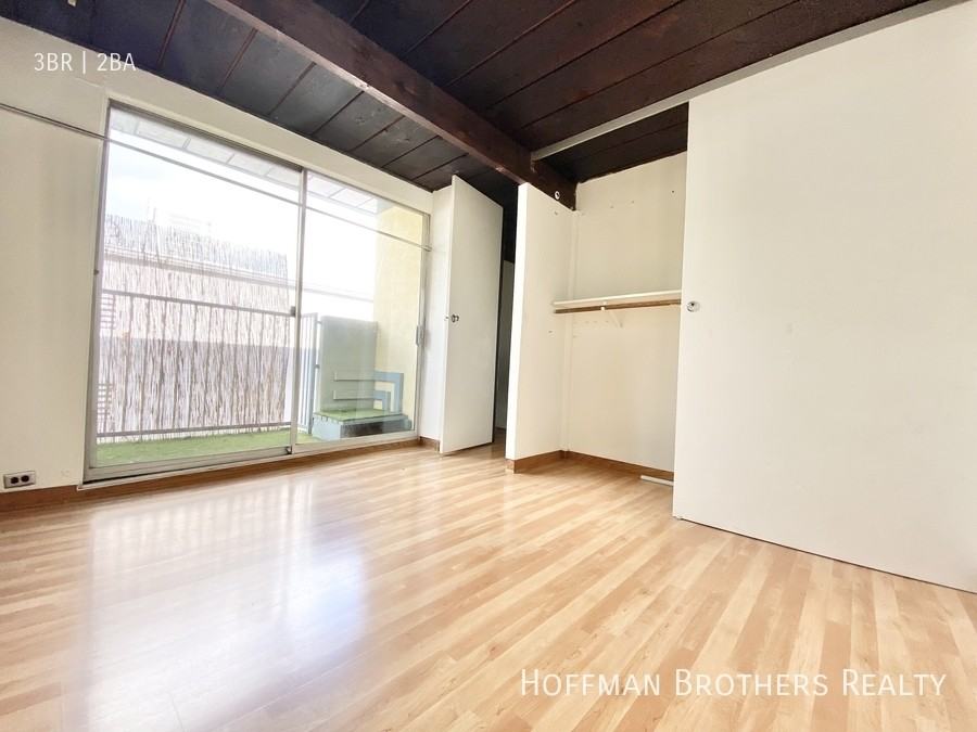 2342 Silver Ridge Ave #1 - Photo 3 of 22