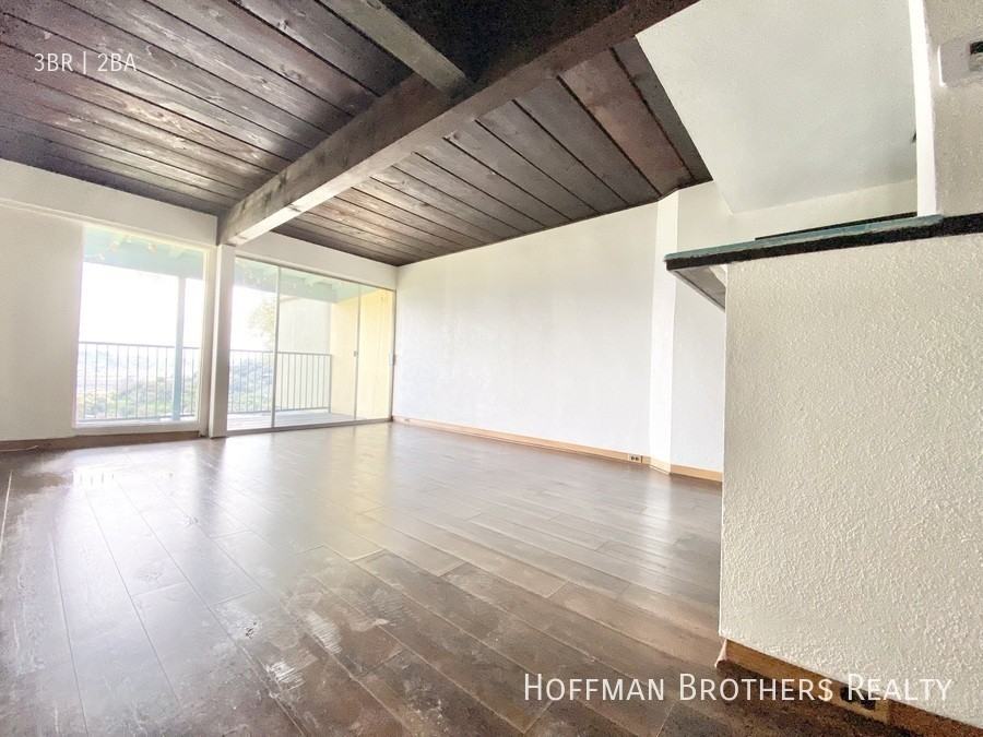 2342 Silver Ridge Ave #1 - Photo 4 of 22