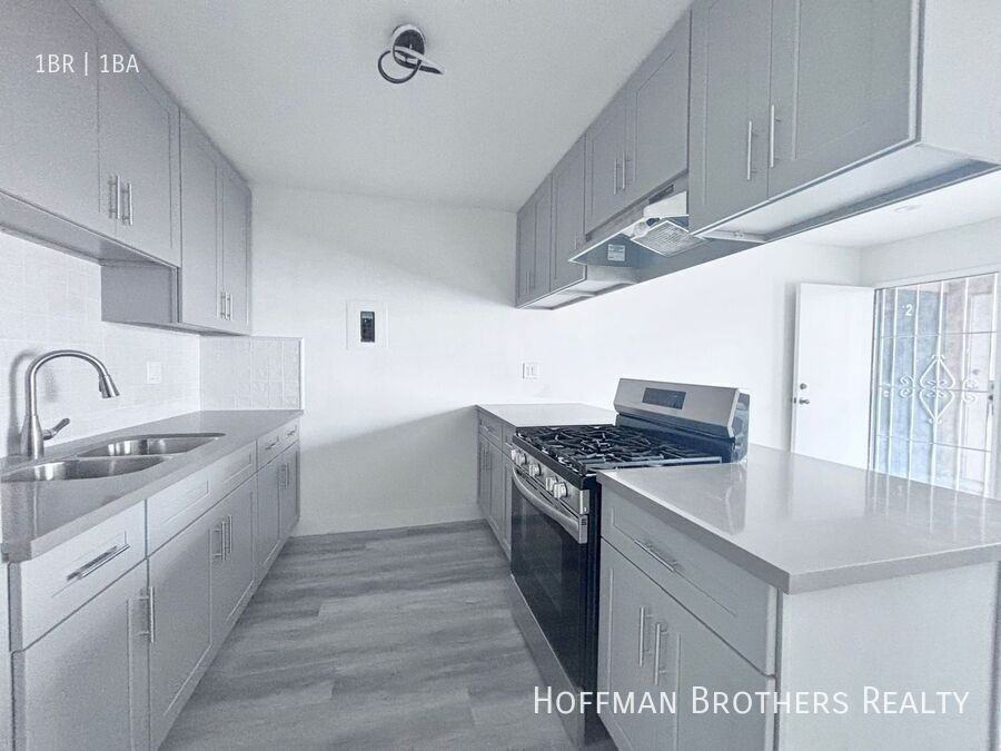 1052 Browning Blvd #11 - Photo 3 of 8