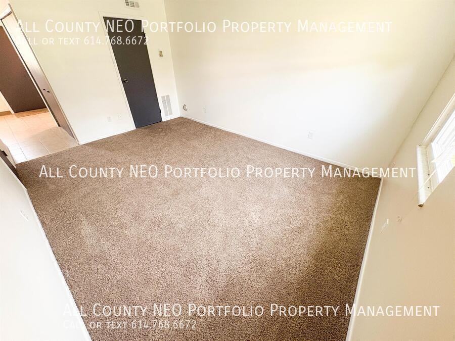 2712 Brianlane Blvd #B - Photo 2 of 18