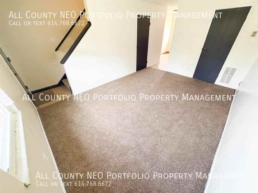 2712 Brianlane Blvd #B - Photo 3 of 18