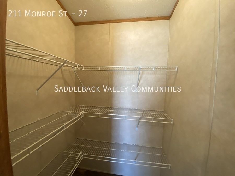 211 Monroe St #27 - Photo 6 of 18