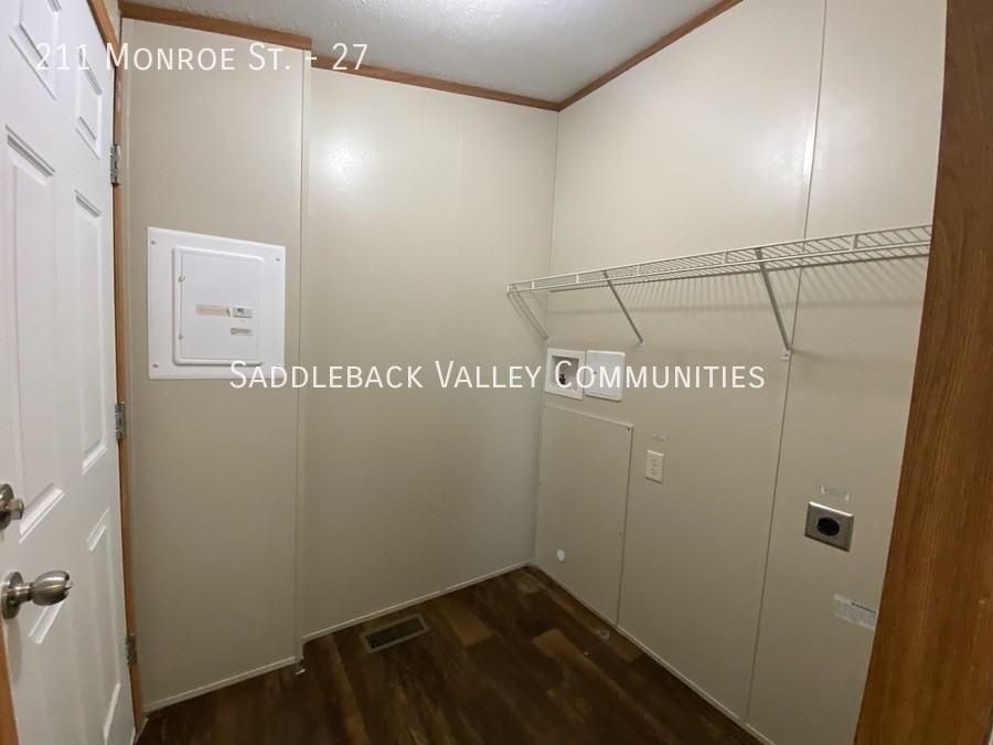 211 Monroe St #27 - Photo 7 of 18
