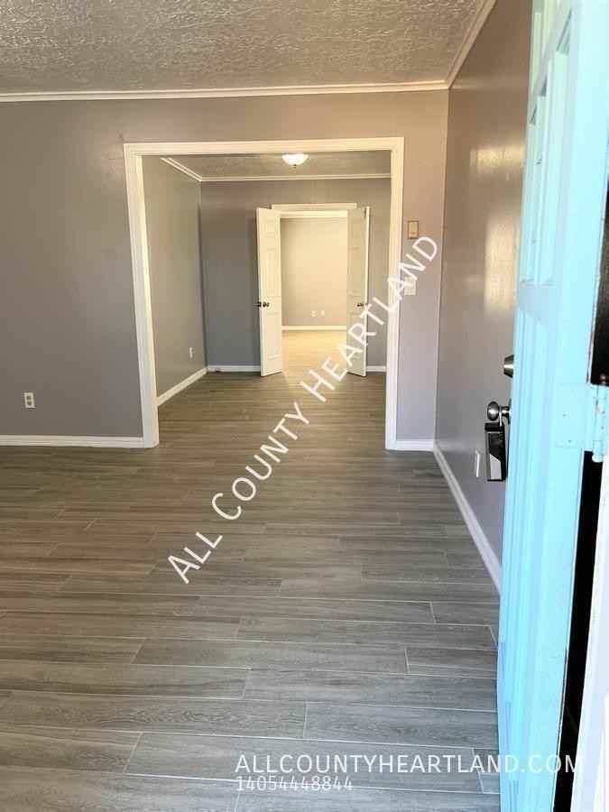 3328 Nw 29th St - Photo 2 of 16