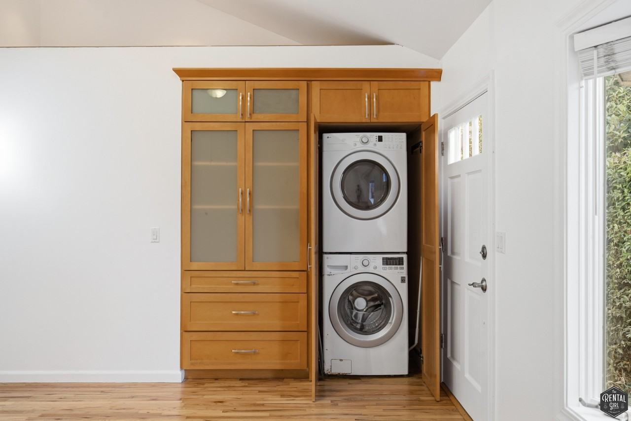 325 Vernon Ave #4 - Photo 4 of 16