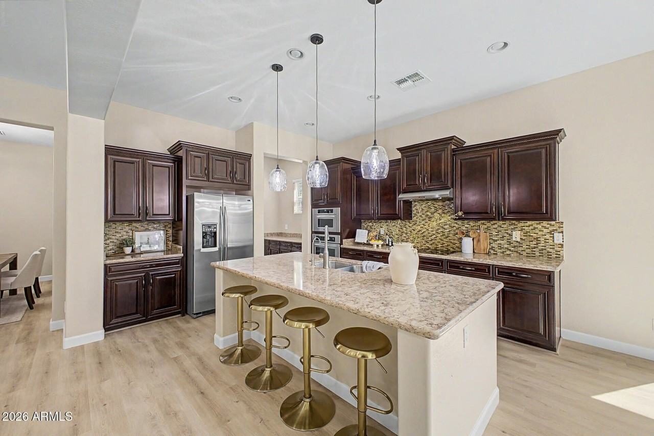 2937 E Longhorn Dr - Photo 3 of 7