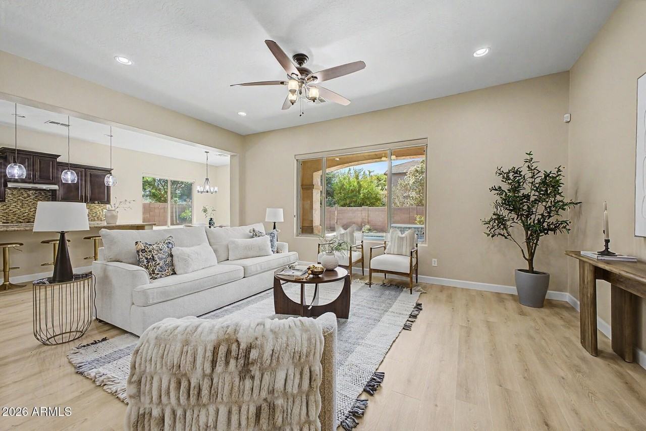 2937 E Longhorn Dr - Photo 4 of 7