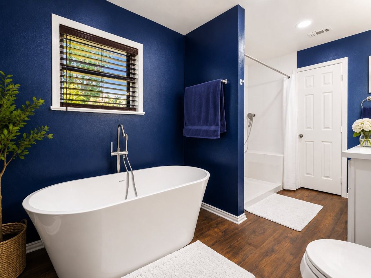 2321 Lawrence St - Photo 2 of 20
