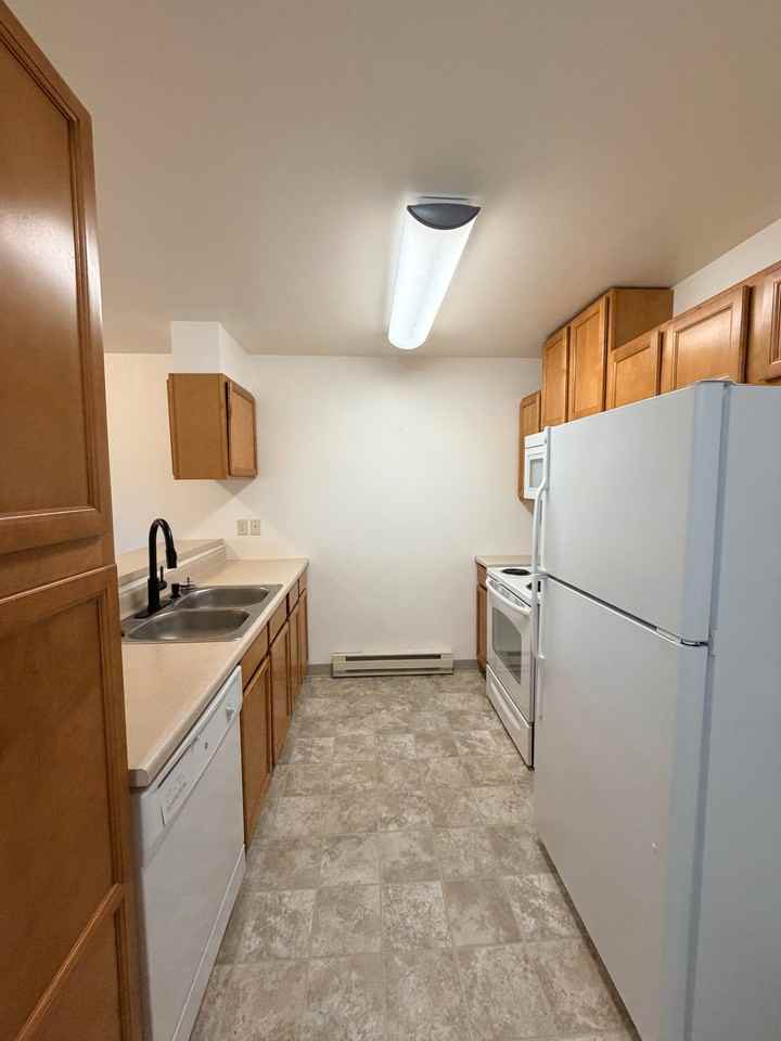 5 Avalon Ct #A8 - Photo 2 of 9