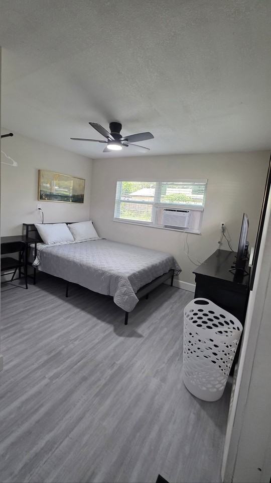 3624 Westwood Rd ##Fl - Photo 2 of 11