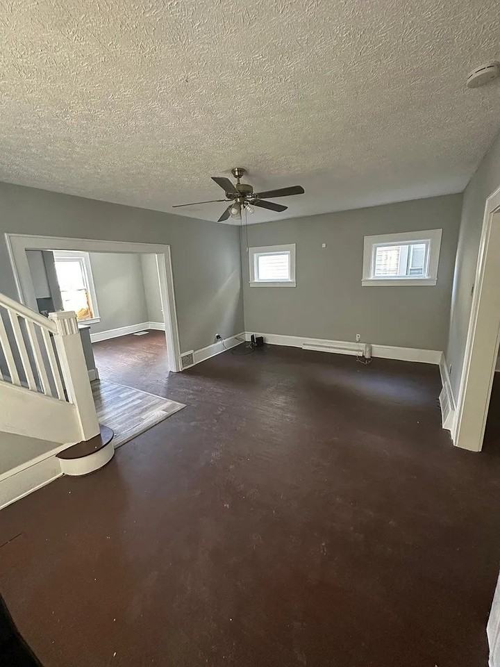 1351 Logan Ave Nw - Photo 3 of 19