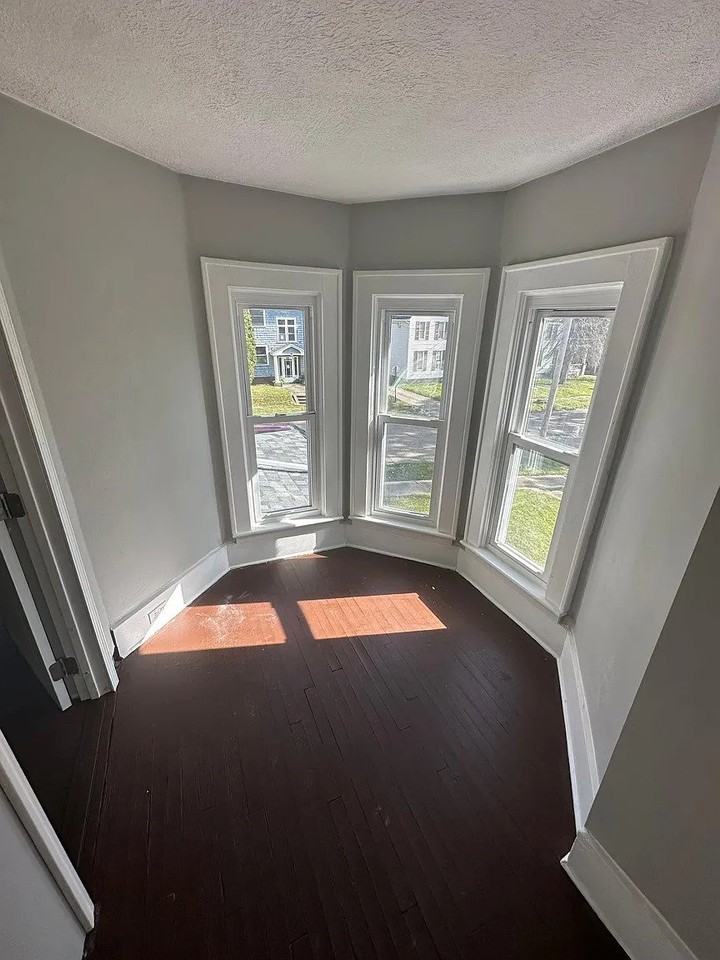1351 Logan Ave Nw - Photo 6 of 19