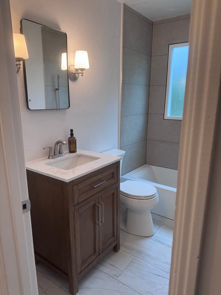 720 6th St - Photo 4 of 11