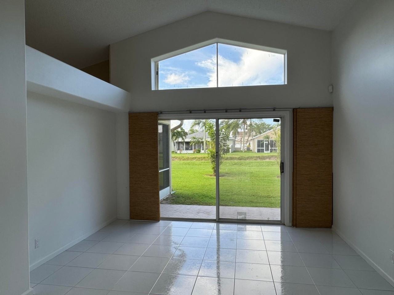 7620 Stirling Bridge Blvd N - Photo 4 of 8