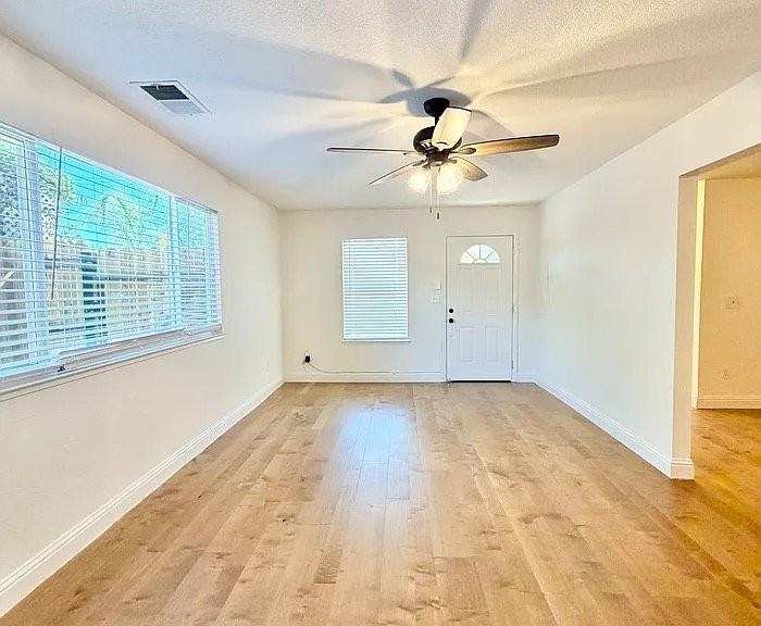 3109 Panama Ave - Photo 4 of 12
