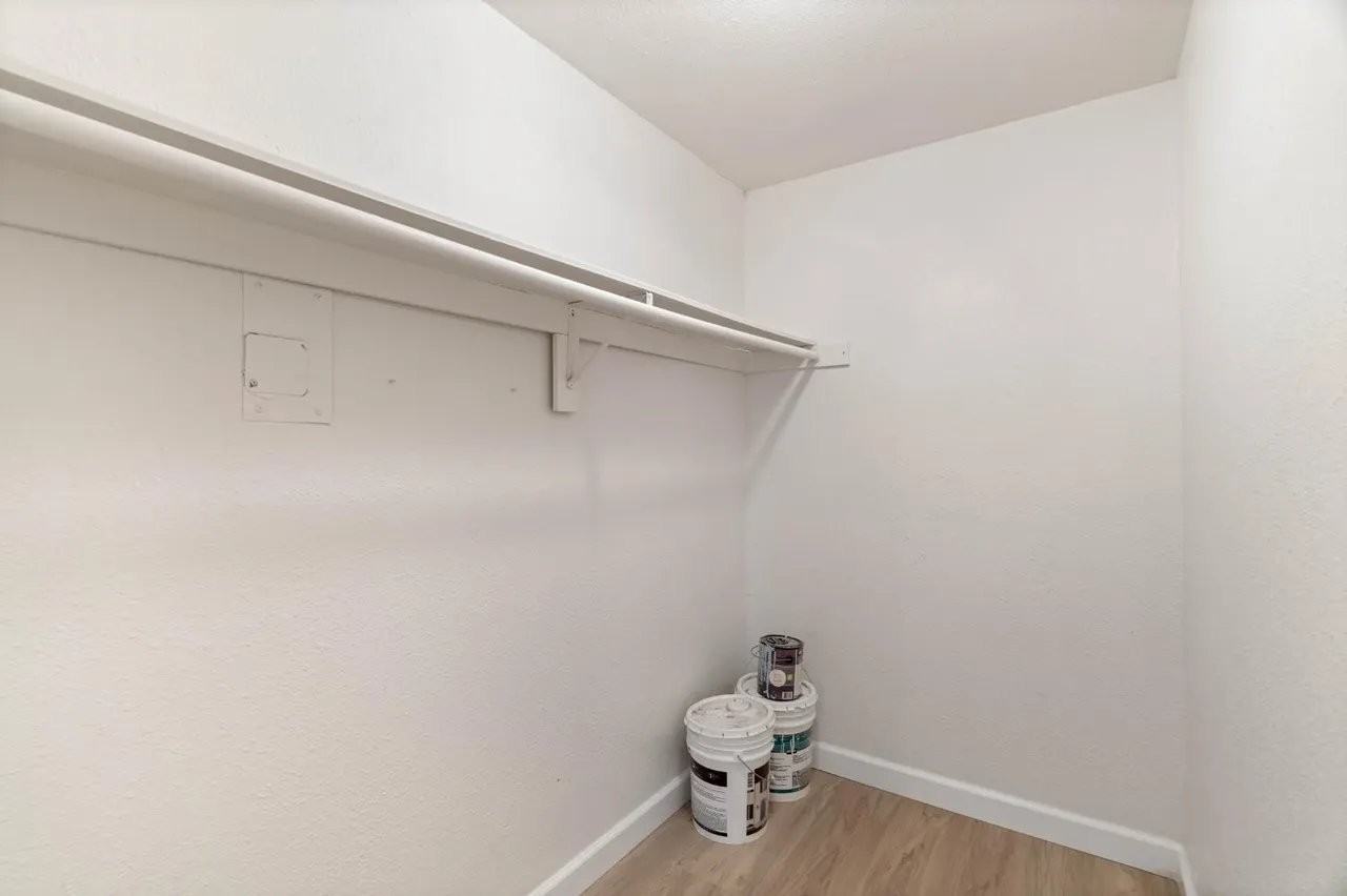 3927 Haywood St #2 - Photo 4 of 6