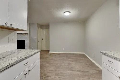 1006 E Preston St - Photo 2 of 9