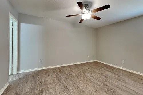 1006 E Preston St - Photo 4 of 9