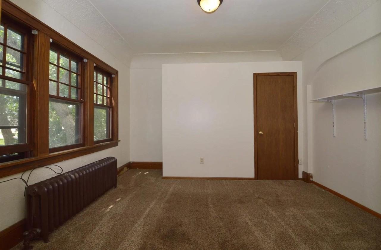 388 3rd Ave S - Photo 4 of 18