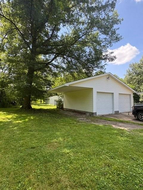 4167 Oak Street Ext - Photo 3 of 16