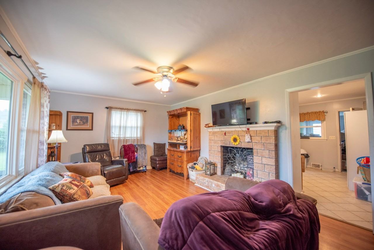 660 Ray Taylor Rd - Photo 2 of 10