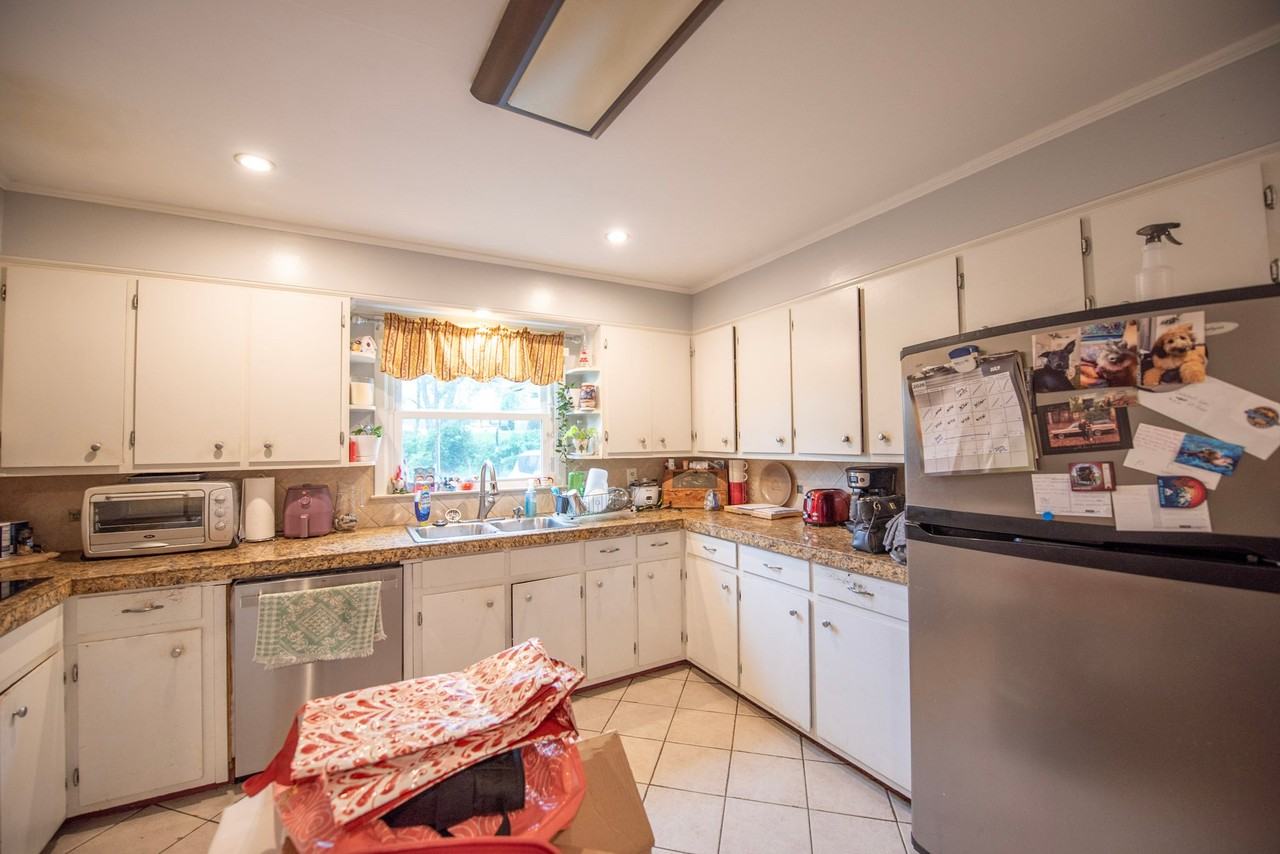 660 Ray Taylor Rd - Photo 4 of 10