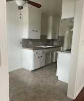 1136 W Broadway #6 - Photo 1 of 1