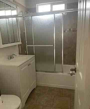 1136 W Broadway #6 - Photo 3 of 5