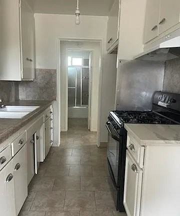 1136 W Broadway #6 - Photo 4 of 5